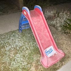 ***FREE LIL TYKES BLUE RED SMALL SLIDE! Pick up now! Out on curb!