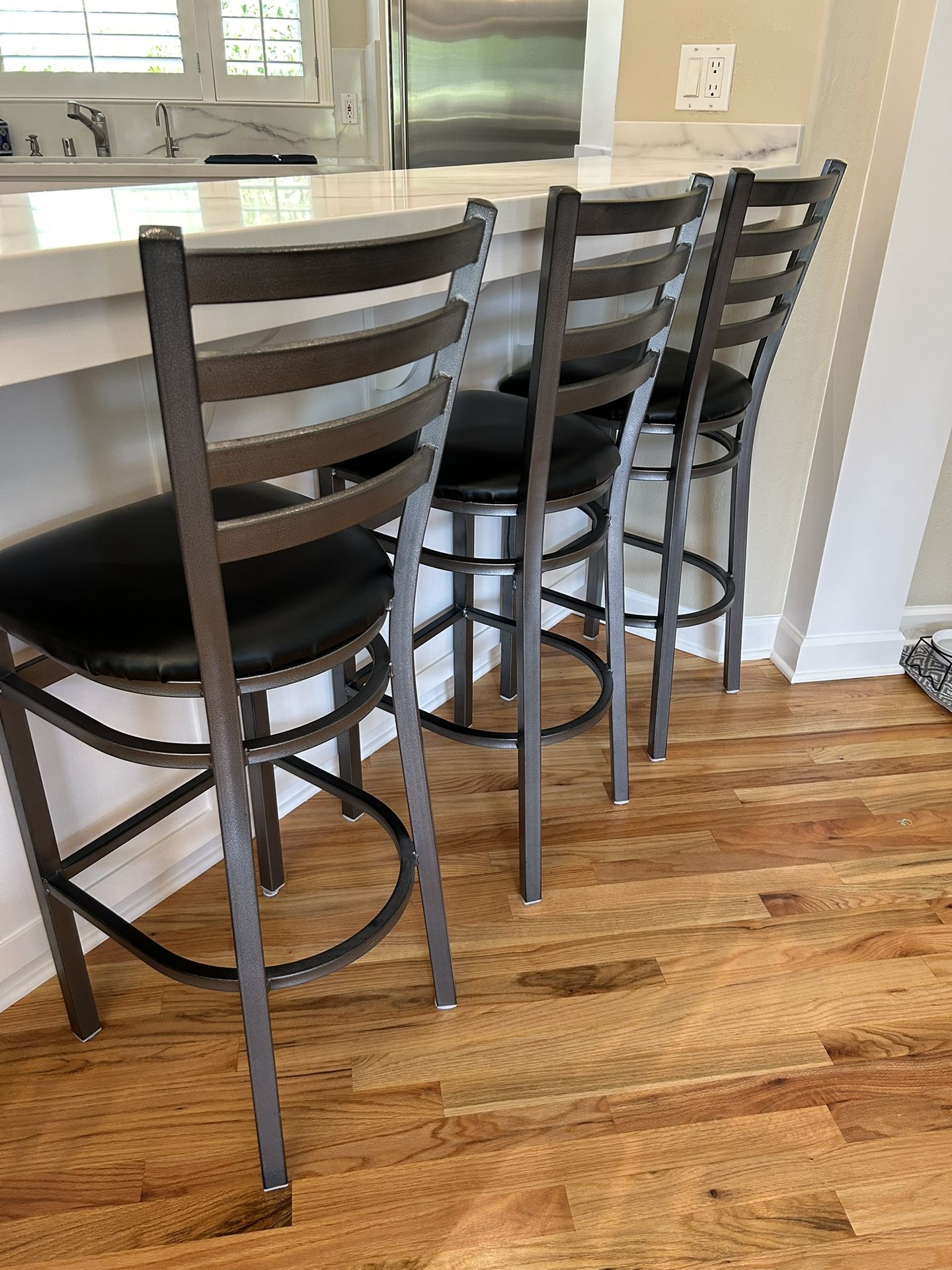 4 Bar Stools