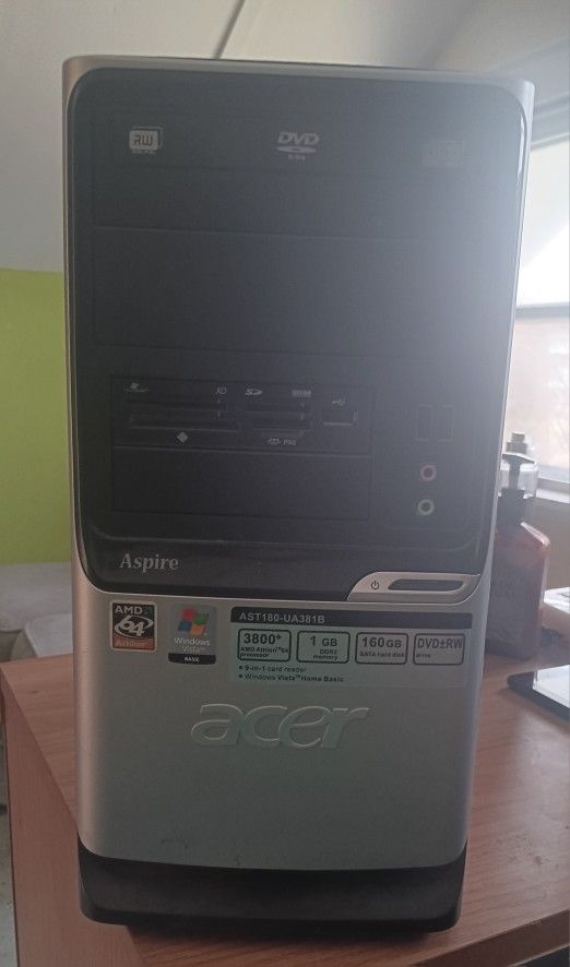 Old Windows Vista era desktop computer