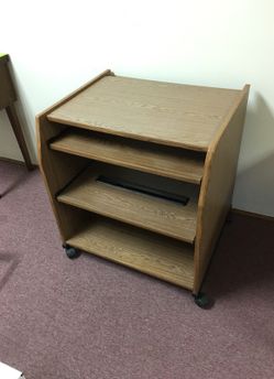 Desk on wheels w/ 2 pull-out shelves