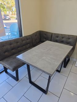 Table and corner bench