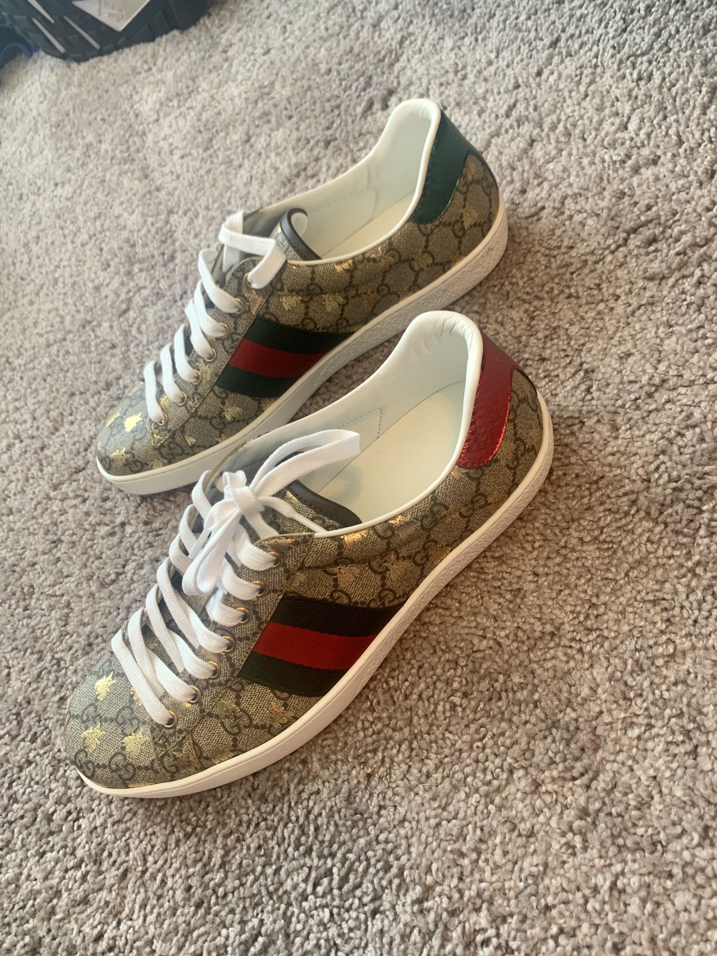 Gucci sneakers never worn