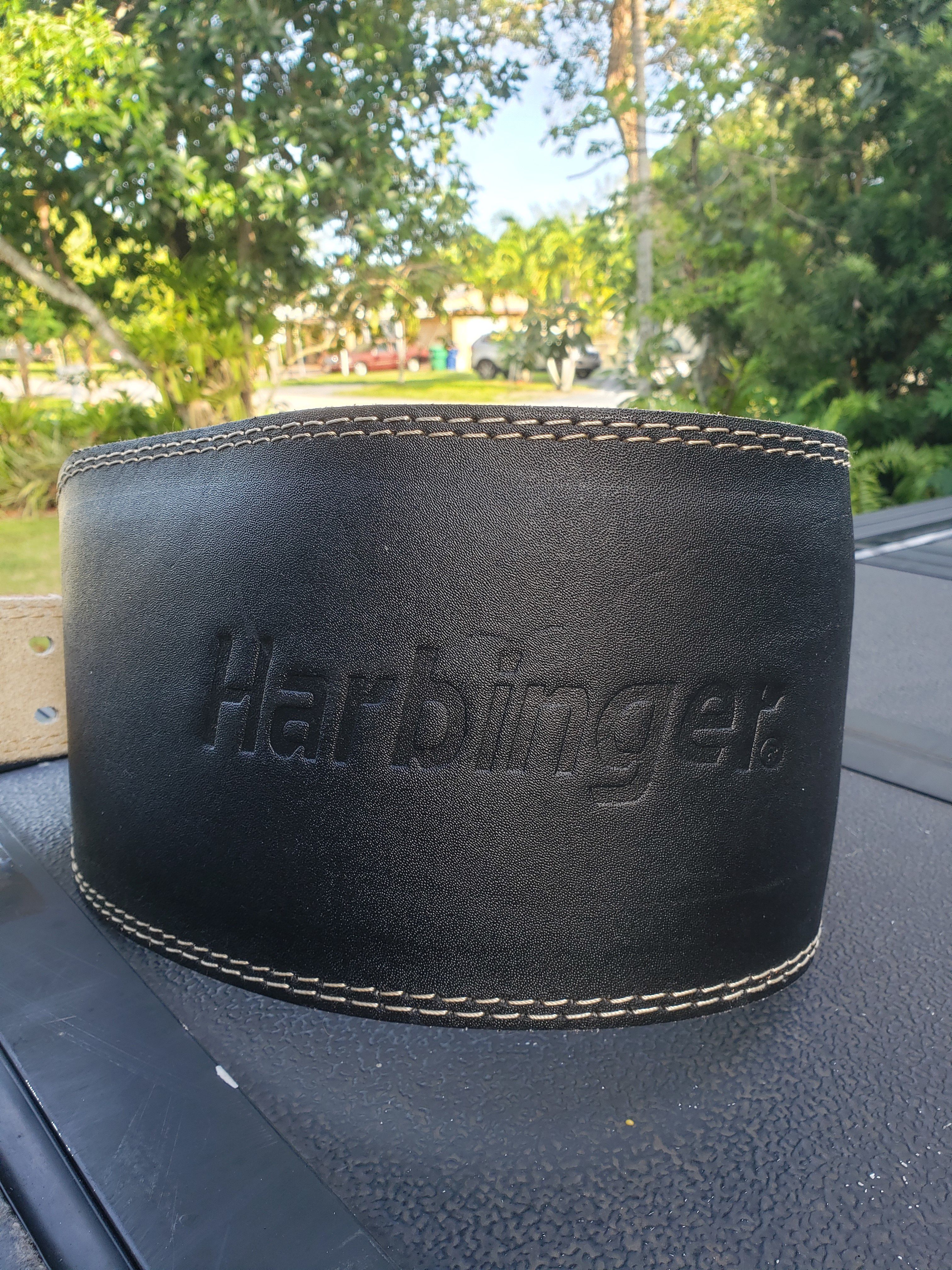 **BRAND NEW WITH TAGS**Harbinger Padded Leather Contoured Weightlifting Belt with Suede Lining and Steel Roller Buckle