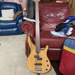 Yamaha Mango Wood 4-String Electric Bass Guitar