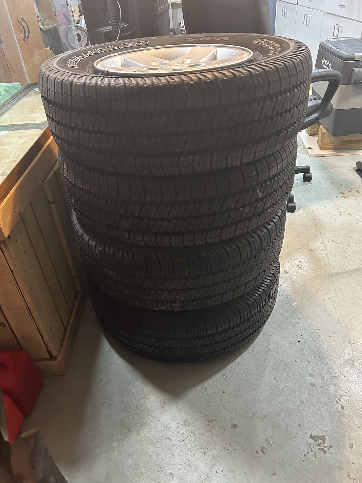 2 Sets Jeep Rim And Tire For Sale
