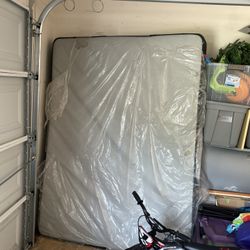 QUEEN MATTRESS AND BOX SPRING