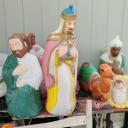 10 Piece Vintage Navity Set