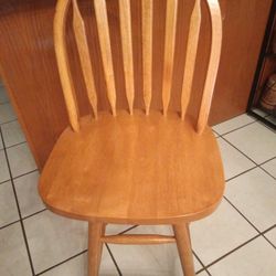 1 Windsor Counter Swivel Chair 24"High 
