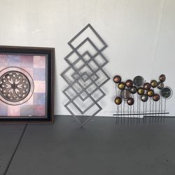 Decorative Wall Hangings & Pictures 
