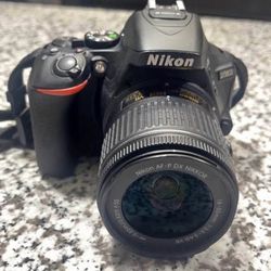 Camera Nikon D5600