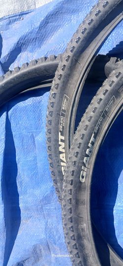 29" giant tires New $20 pair