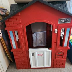 Iittle tikes house