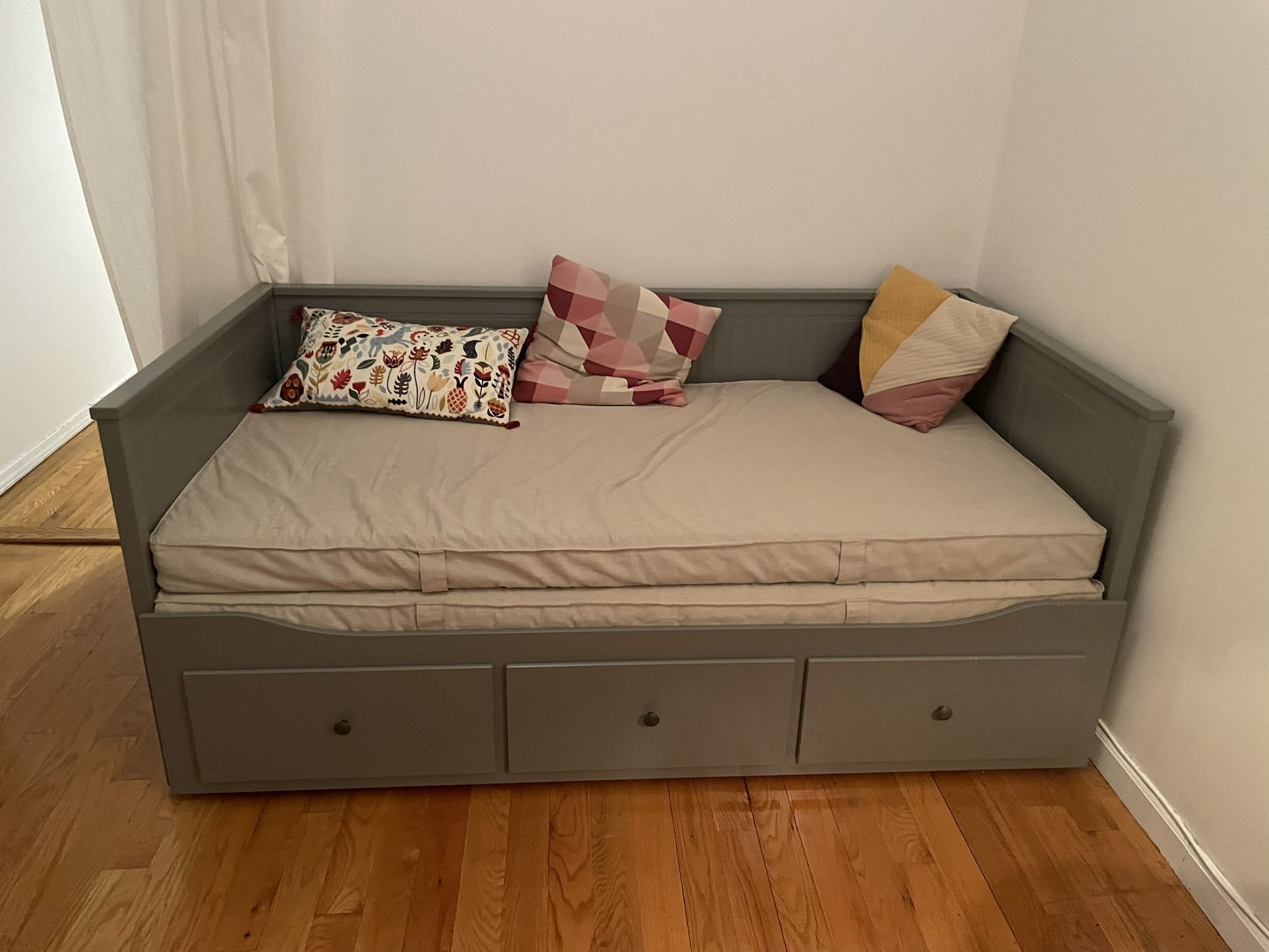 Hemnes Sofa Bed With Drawers And 2 Matresses