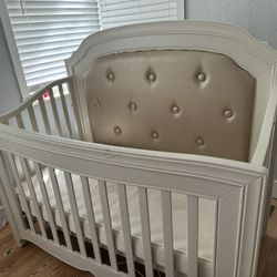 Baby Crib With Mattress 