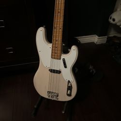 Bass guitar