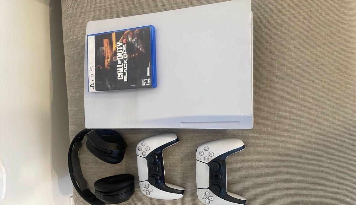 PlayStation 5 (PS5) Console – 667GB Usable Storage