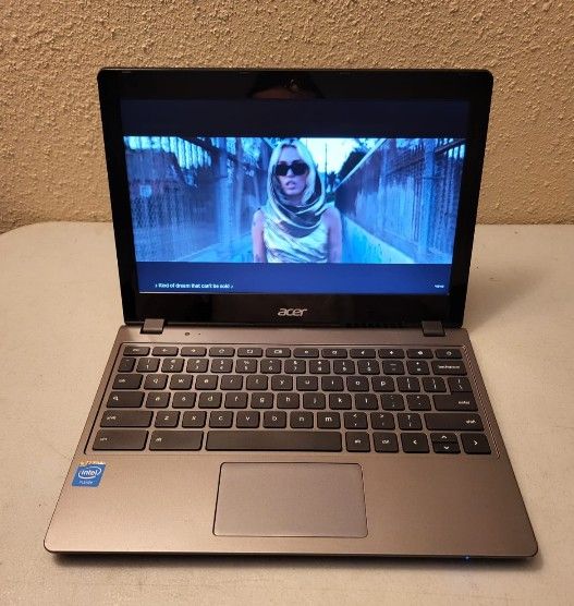 ACER CHROMEBOOK 11 INCHES 4GB RAM 16 GB SSD