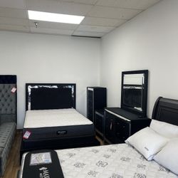 Angelina Black Velvet / Mirrored King Bedroom Set / 4pc
