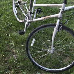 Trek Multitrack 720 Aluminum Mountain Bike 