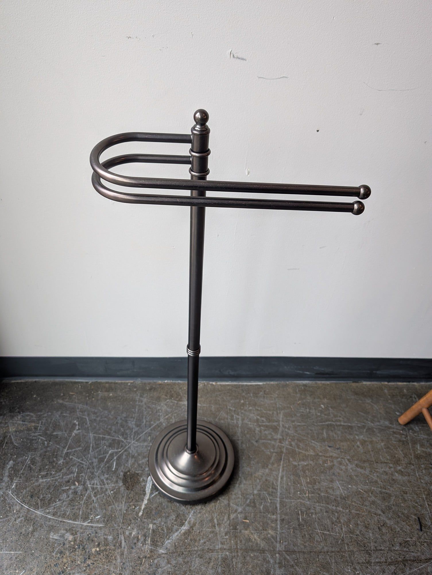 Freestanding Dark Metal Towel Holder with Dual Bars