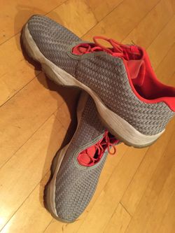 Jordan’s Men’s 10.5. Stylish kicks