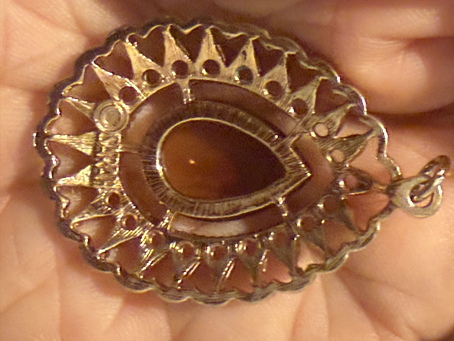 Beautiful Vintage Sarah Coventry Gold Tone Amber Pendant There’s Nothing No Chain