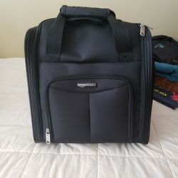 Amazon Basics Carry-on Rolling Travel Luggage