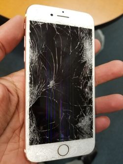 iPhone 7 128gb cracked screen