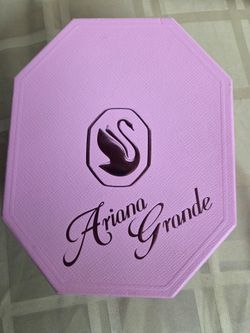 Ariana Grande P Box