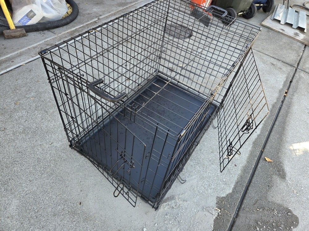 Dog Crate For Med To Large Dog
