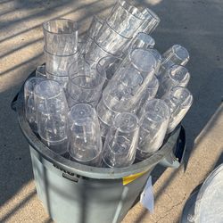 8oz clear juice cups. Lightly used. Brand: carlisle Model 43663