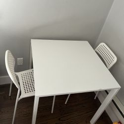 White Table Set W Two Chairs