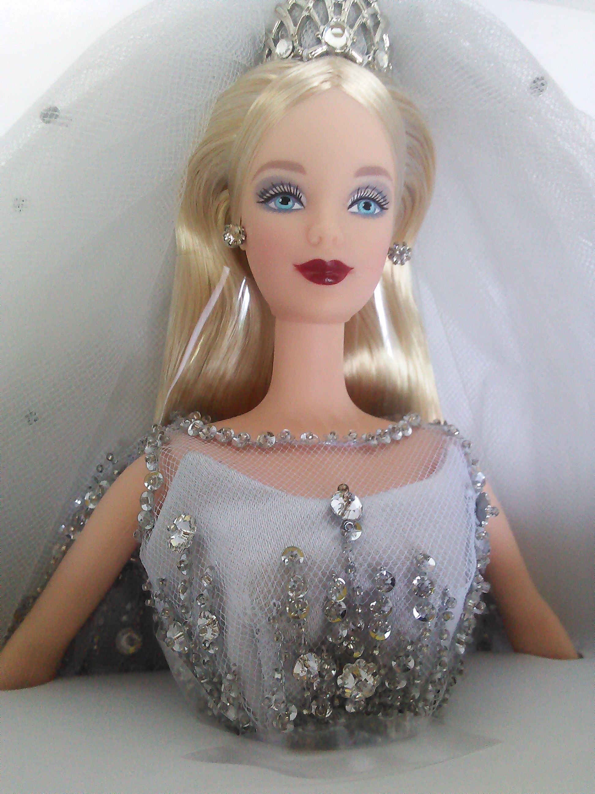 MILLENNIUM BRIDE BARBIE 2000 for Sale in Everett WA OfferUp