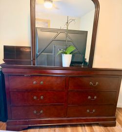 Sleigh bedroom Furniture set