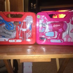 🆕️ TOY DOCTOR OR FASHION STYLING SET.  BLUE DRYING MAKES REAL SOUNDS. PRICE IS CHOICE 