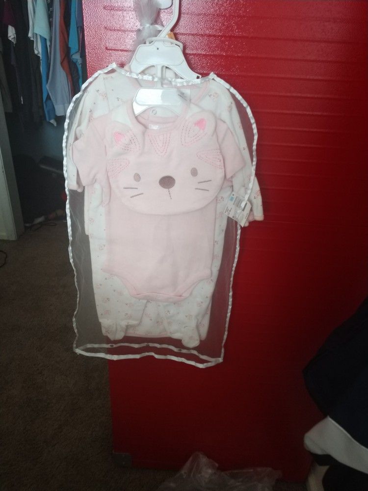 Small Wonders Newborn Girl Cloth Set