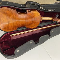 Full Size 4/4 Violin w/case and bow~Beautiful Flame Maple Back and Sides