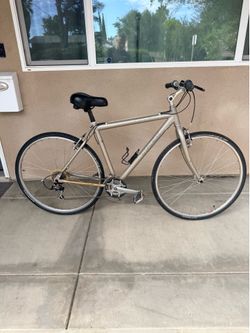 Trek hybrid road bike