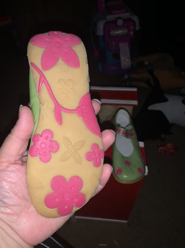 Little girls shoes size 11