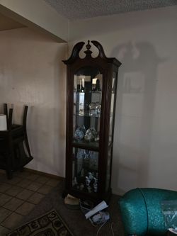 Toleon Curio cabinet