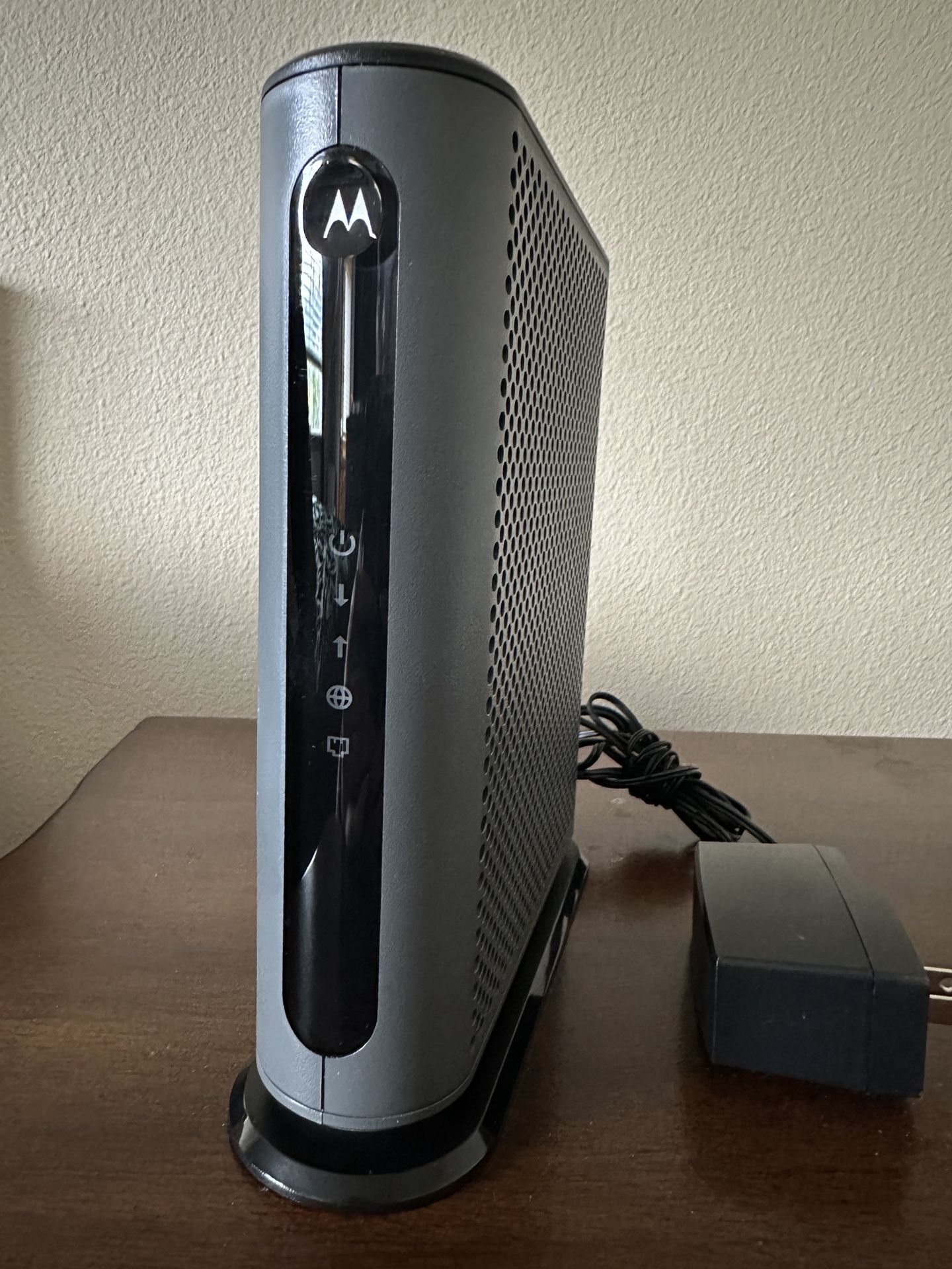 Motorola Modem - MB8611