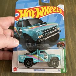 Hot Wheels 87 Dodge D100/73 Jeep J10 