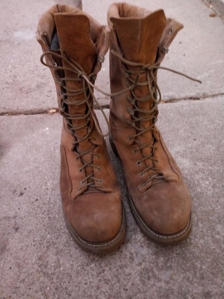 Military boots size 11 like new