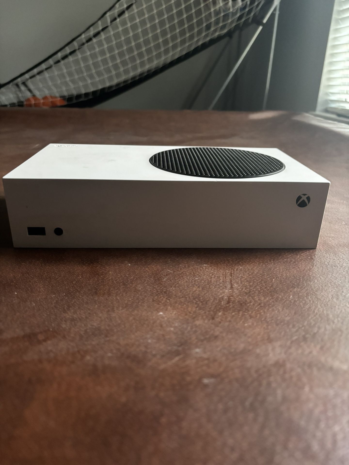 Xbox Series S (NEGOTIABLE)
