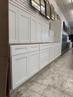 White kitchen cabinets 10 pieces