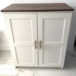 Gabinete de almacenamiento de piso .