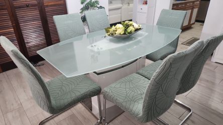 Dining set. Table and 6 chairs