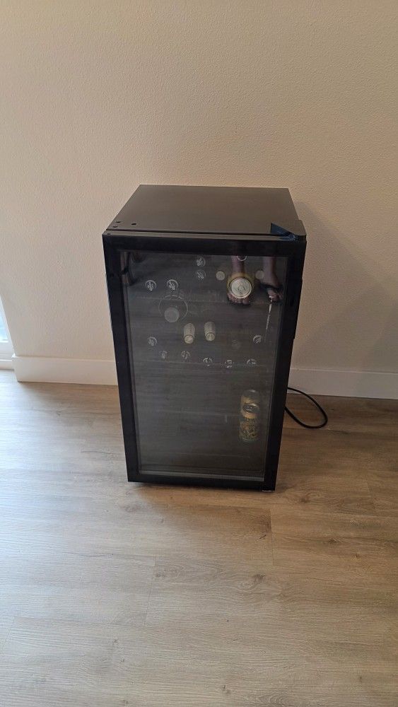 small beverage refrigerator