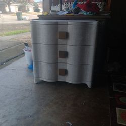Studio A Dallas side Table