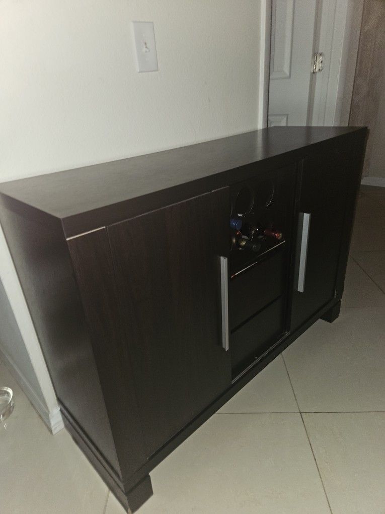 Bar table